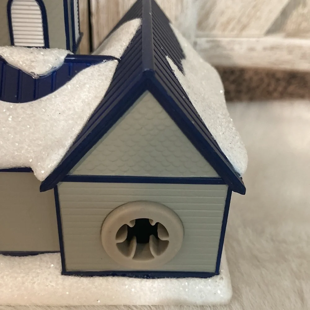 Hallmark Keepsake 2019 All Are Welcome Ornament